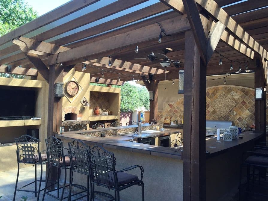 Pergola mit Polycarbonat-Vollplatten
