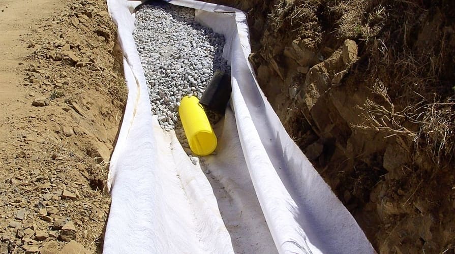 02-01_geotextil-fuer-drainage-und-versickerung_895x500