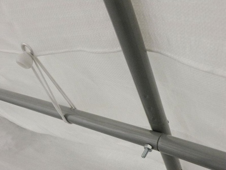 ShelterLogic 1,8 × 2,4 m inkl. Regalen