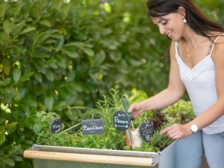 Herstera Garden Swivel 216 l