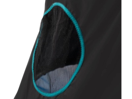 Spielplatz mit UFO-Schaukel