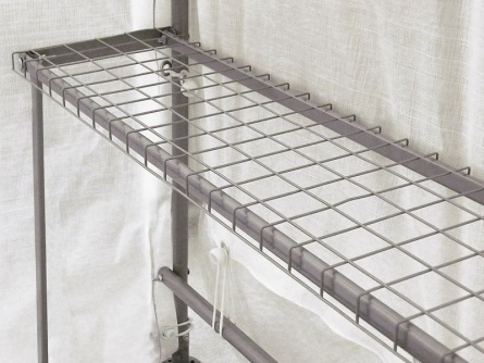 ShelterLogic 1,8 × 2,4 m inkl. Regalen